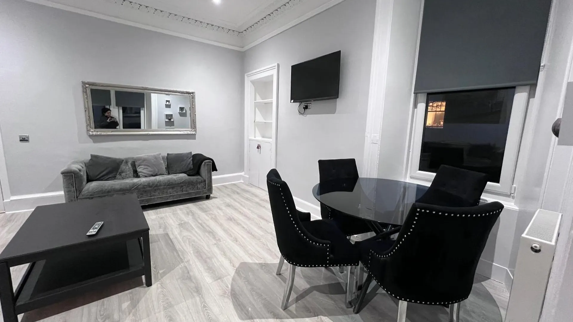 Lovely 4 Bedroom 2Nd Floor Walk Up Apartment Edinburgh