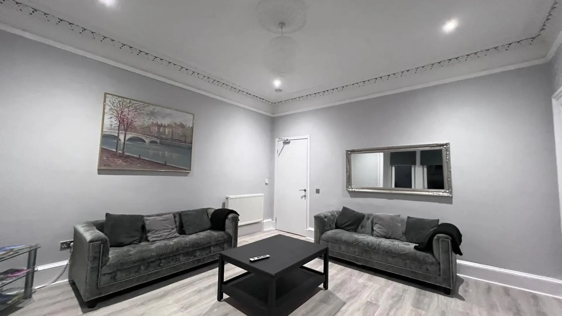Lovely 4 Bedroom 2Nd Floor Walk Up Apartment location