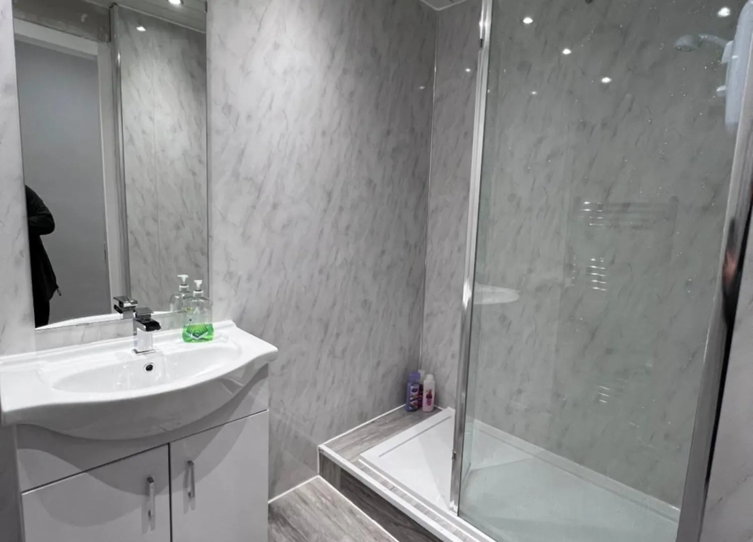Lovely 4 Bedroom 2Nd Floor Walk Up Apartment Edinburgh