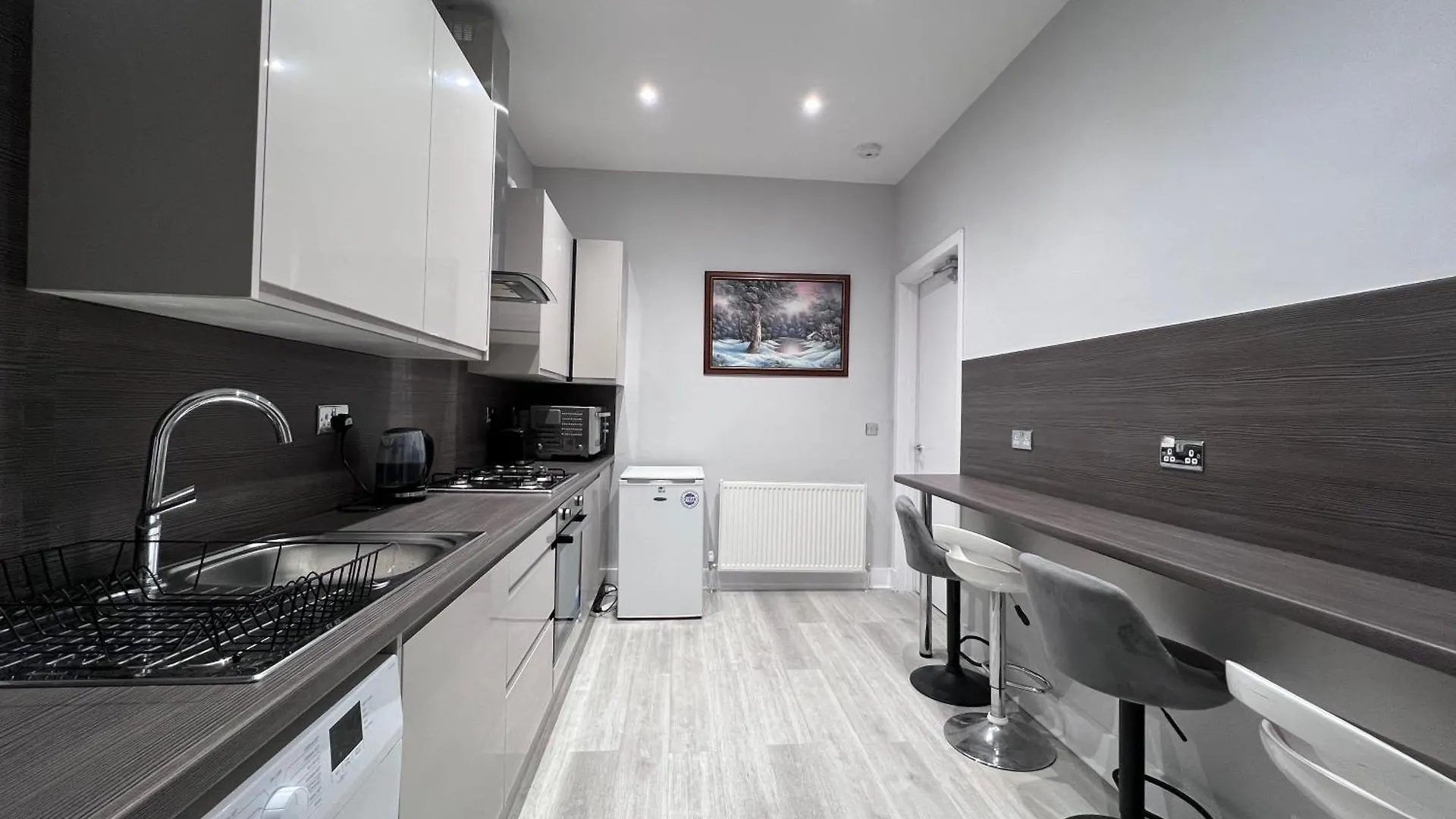 Lovely 4 Bedroom 2Nd Floor Walk Up Apartment Edinburgh Birleşik Krallık